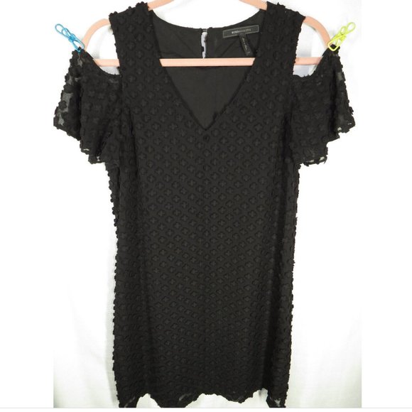 BCBGMaxAzria Dresses & Skirts - BCBGMAXAZRIA Black Cold Shoulder Floral Applique Dress